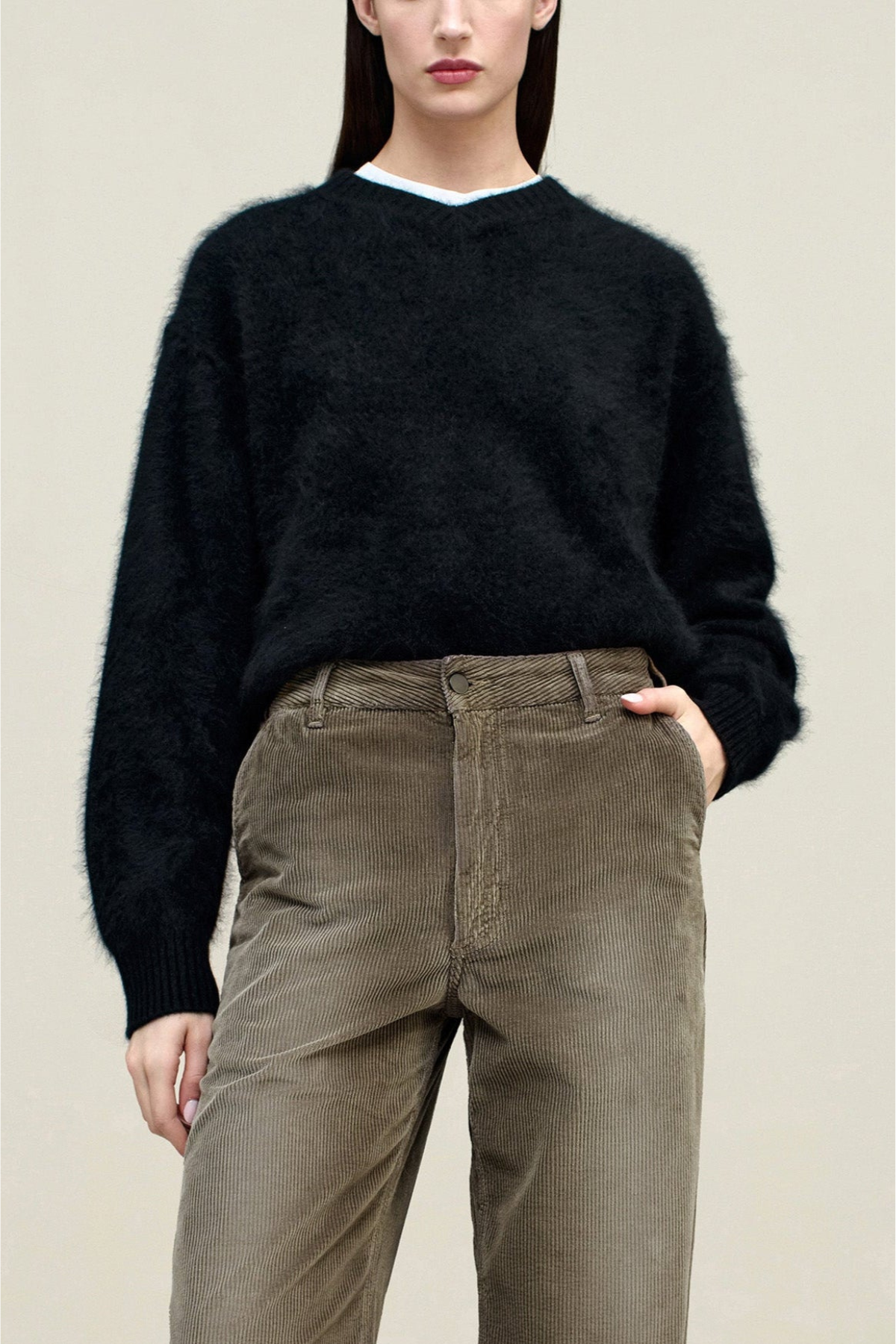 Kallmeyer Lena V-Neck in Brushed Cashmere Sweater - Black