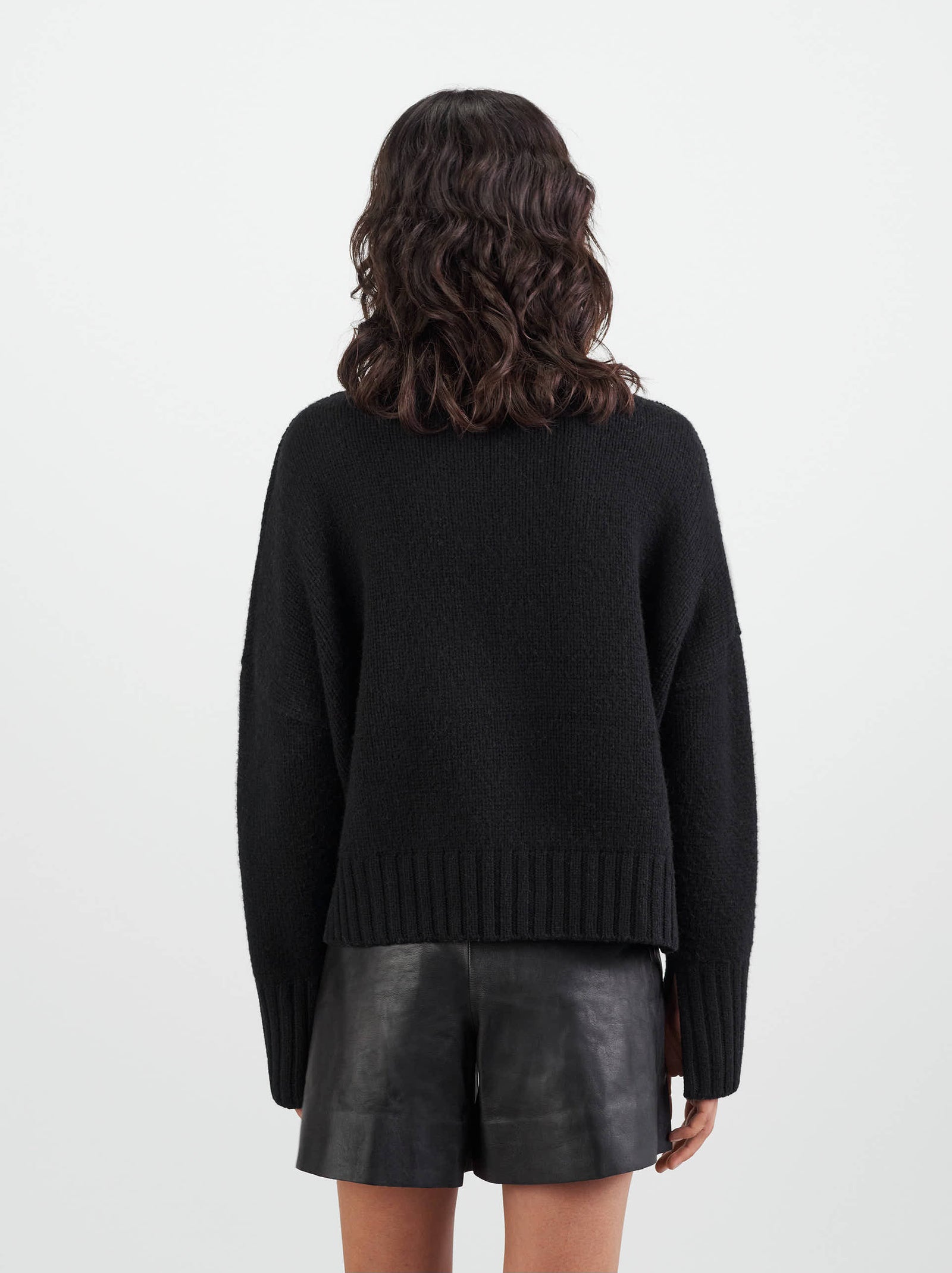Soft Goat Girlfriend Turtleneck - Black