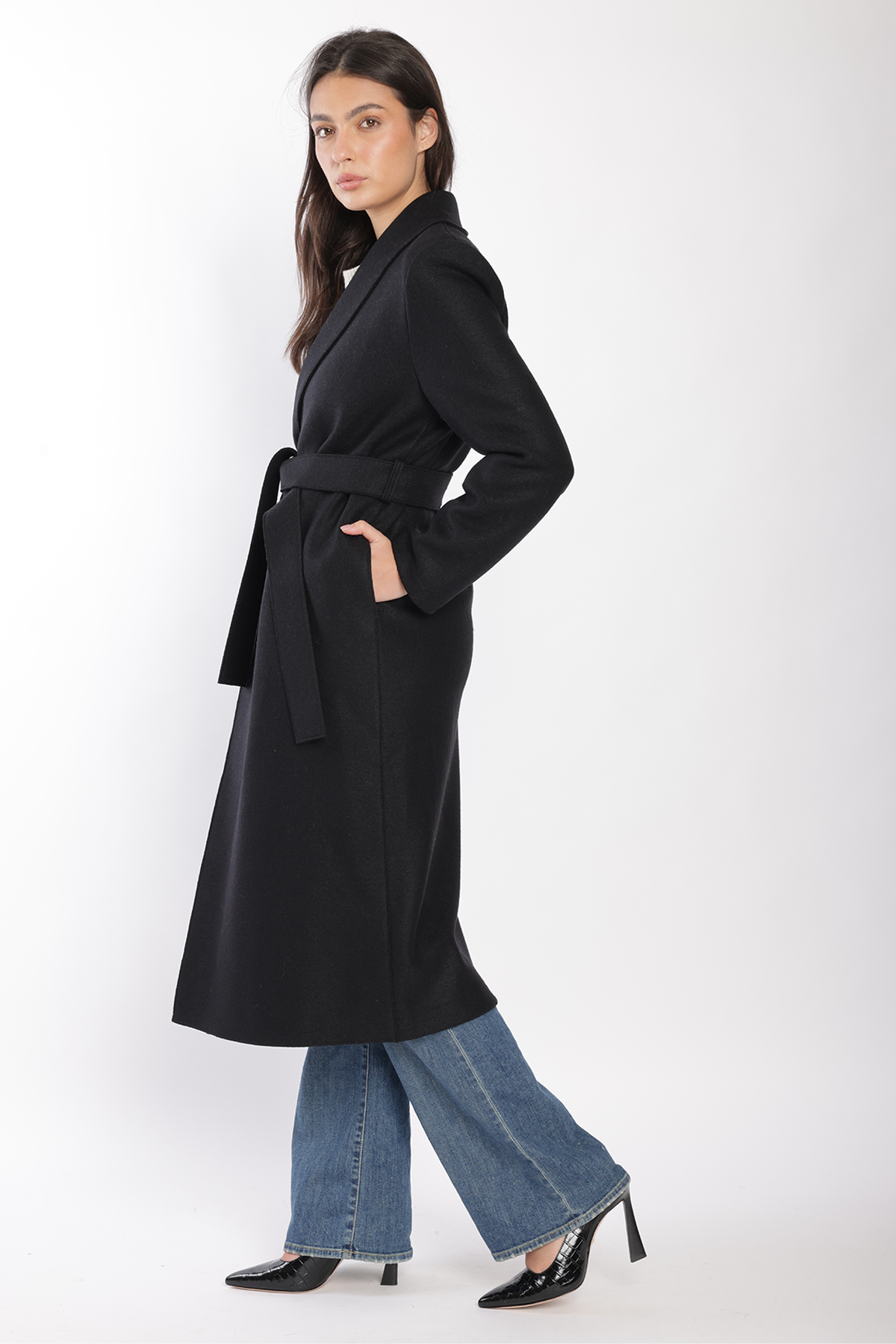 Harris Wharf Shawl Collar Coat With S. Pads Pressed Wool - Black