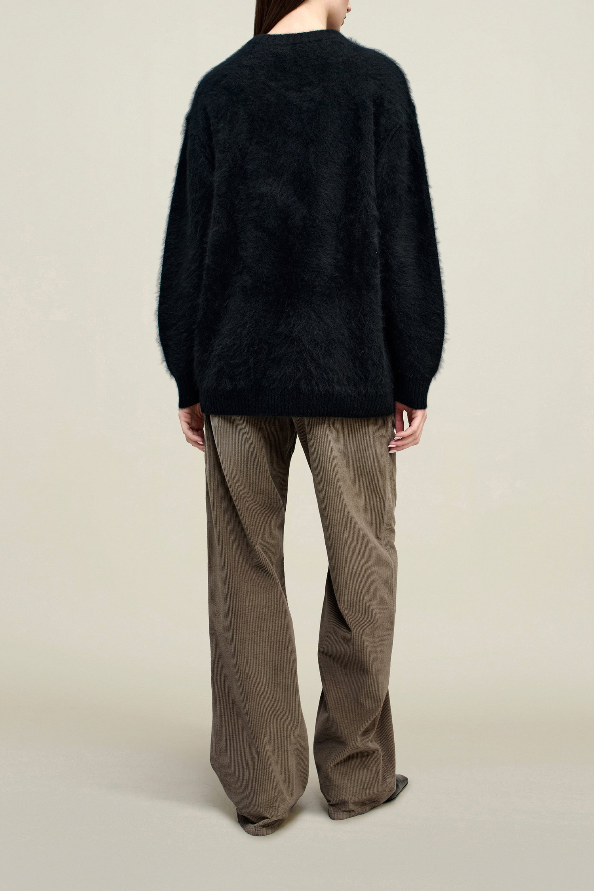 Kallmeyer Lena V-Neck in Brushed Cashmere Sweater - Black