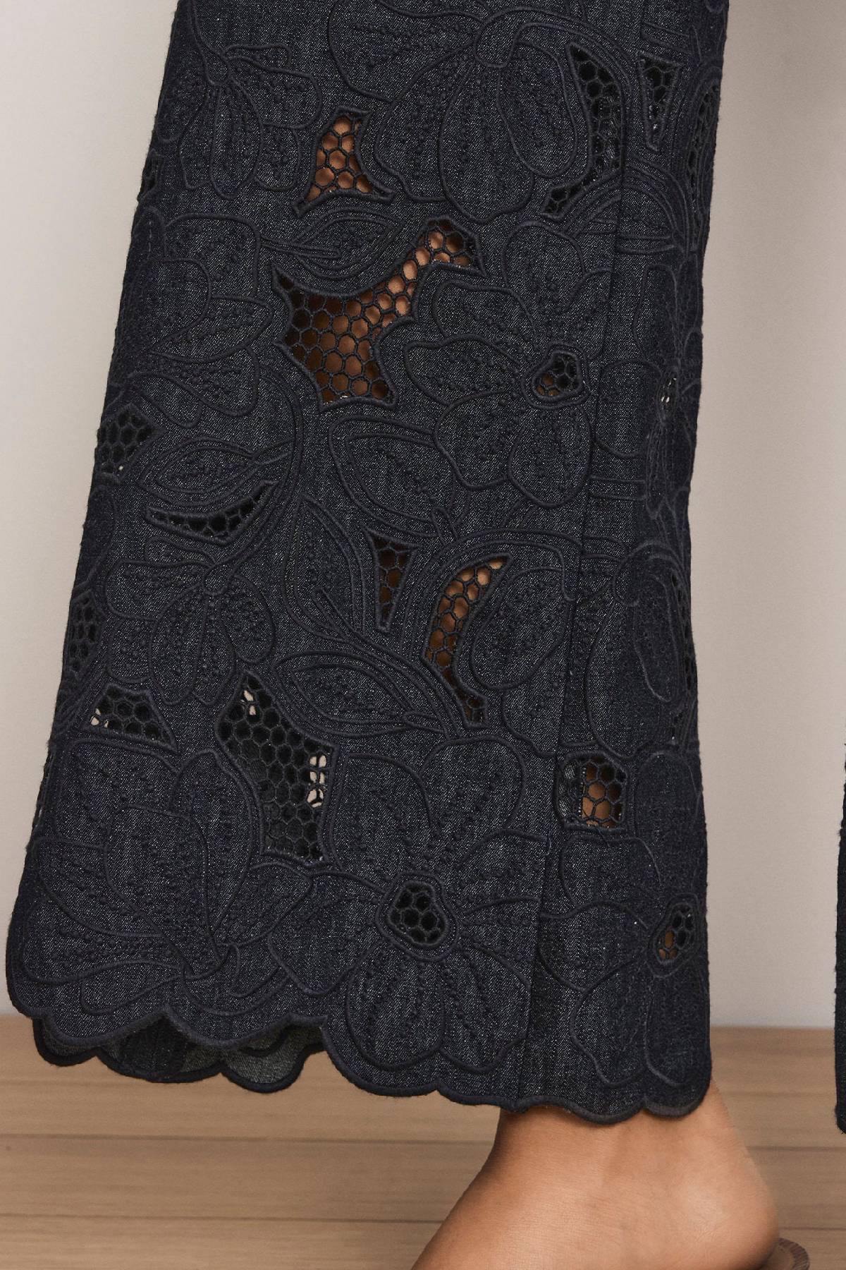 Veronica Beard Osborne Wide Leg Eyelet Pant - Indigo Rinse