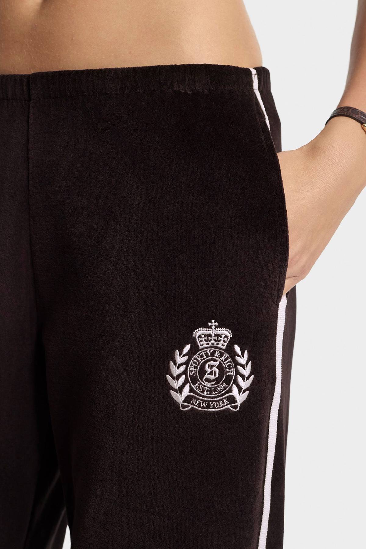 Sporty & Rich NY Crest Velour Sweatpant - Chocolate