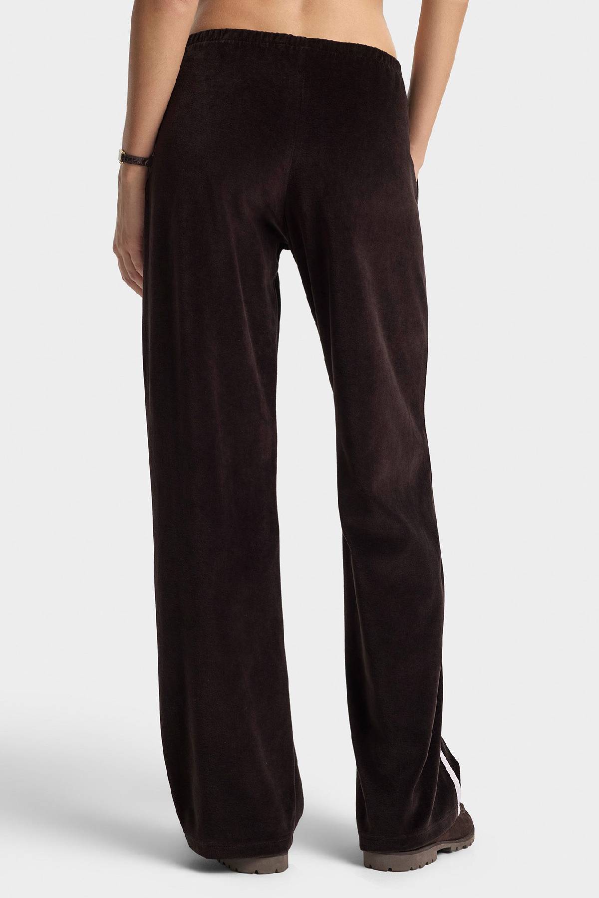 Sporty & Rich NY Crest Velour Sweatpant - Chocolate