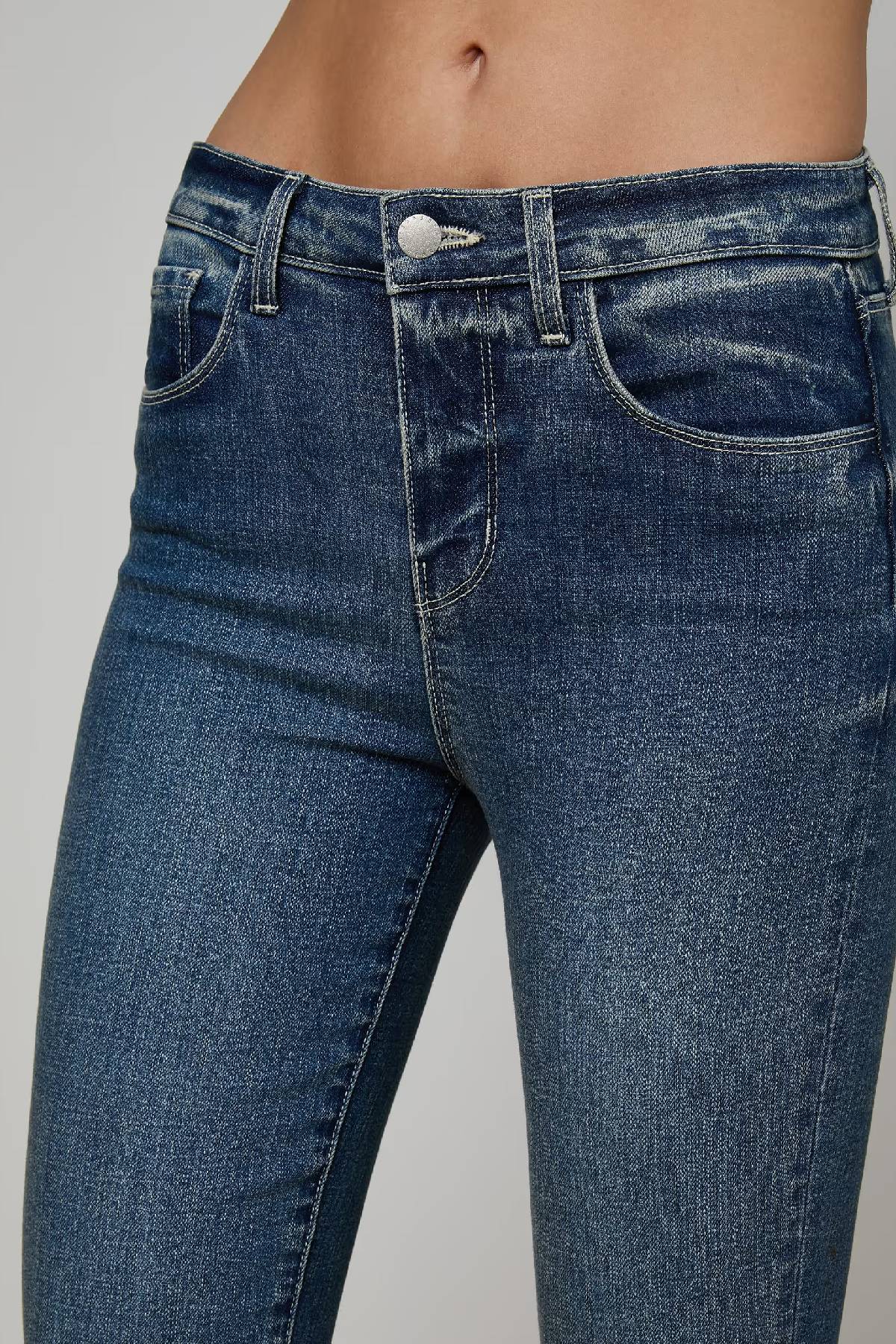L'AGENCE Ruth Straight Leg Jean - Fair Oak