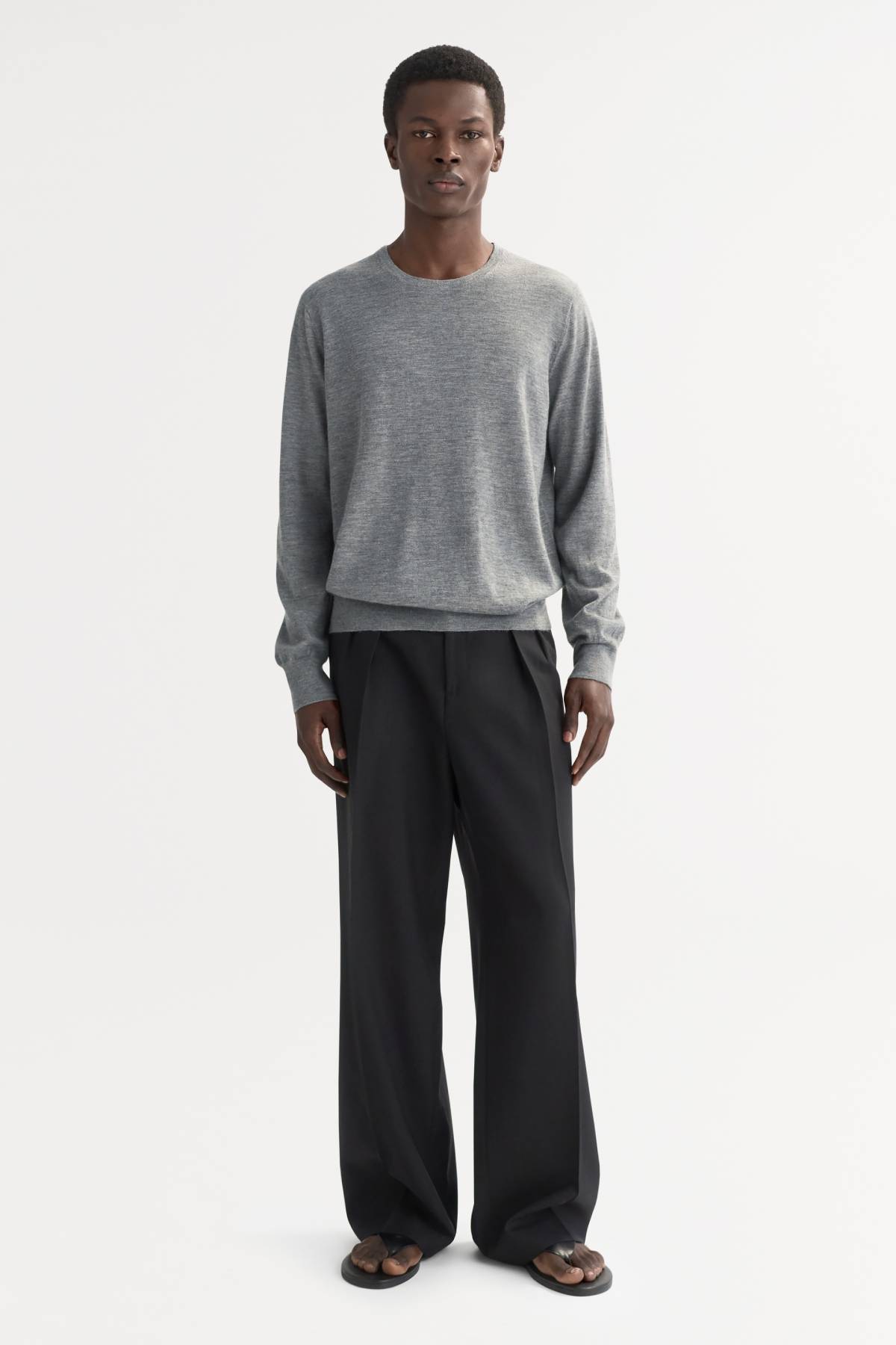 Soft Goat Men's Featherlight Crewneck Sweater - Grey