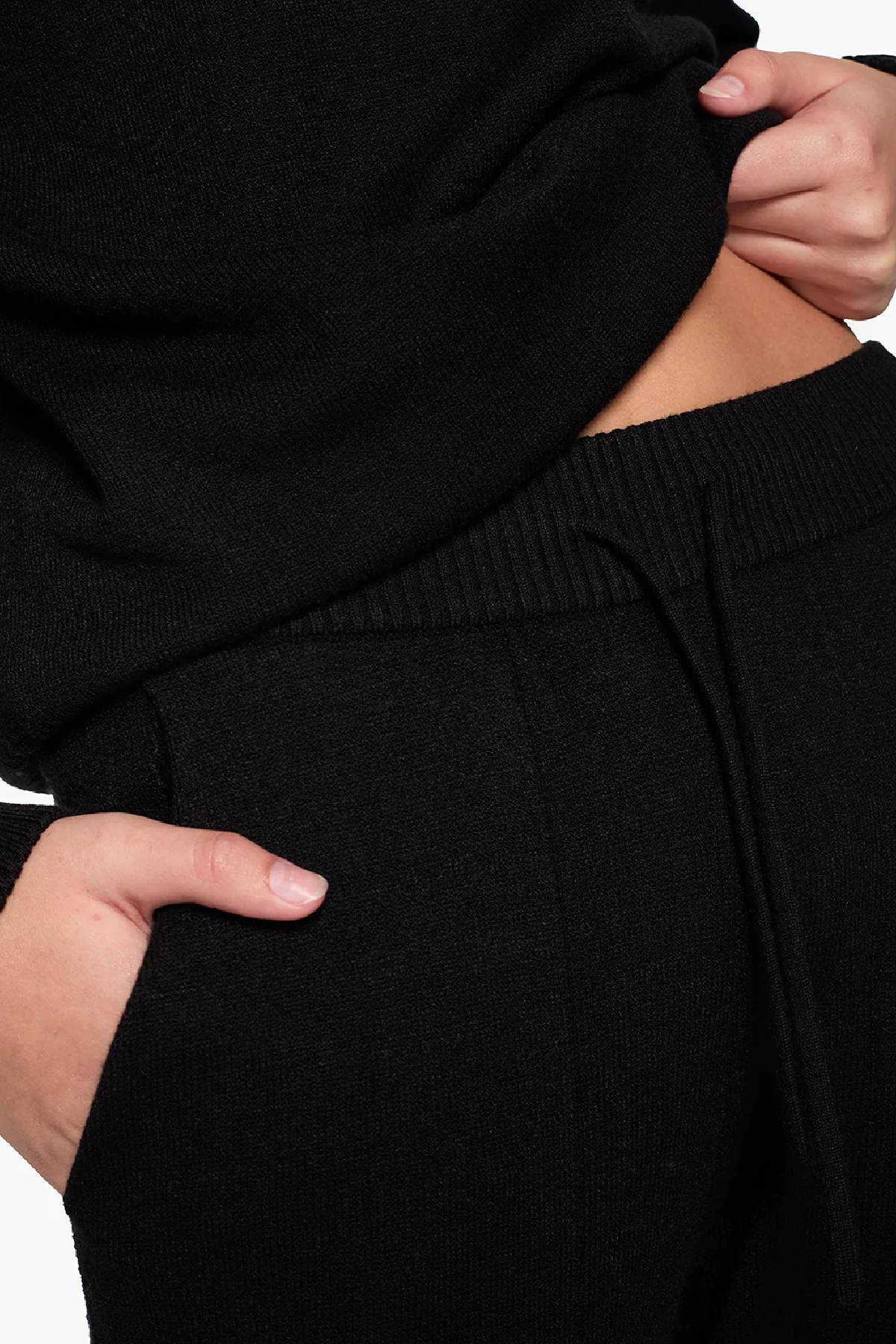 Tkees Sweater Pants - Black