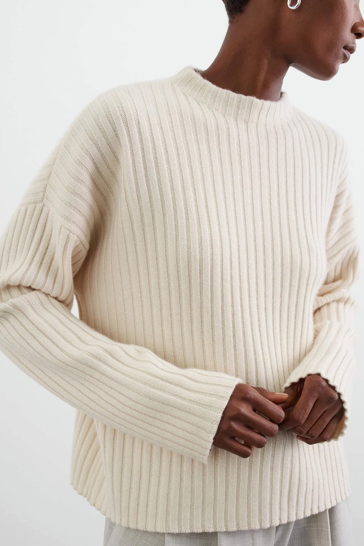 Soft Goat Ribbed O-neck - Feather White