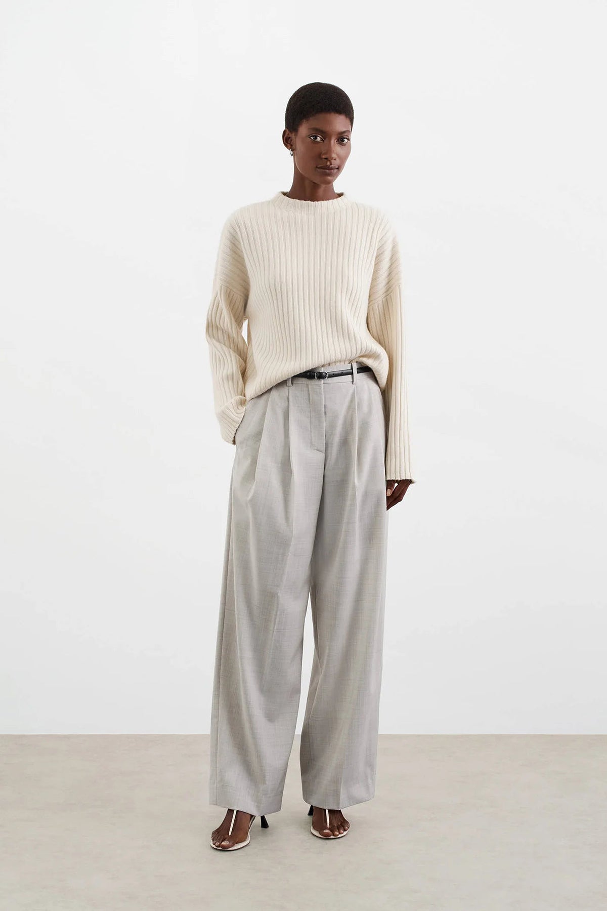 Soft Goat Ribbed O-neck - Feather White