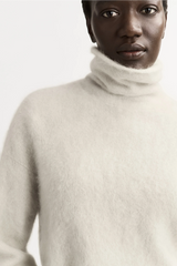 Soft Goat Brushed Turtleneck - Chalk