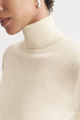 Soft Goat Featherlight Turtleneck - Bone