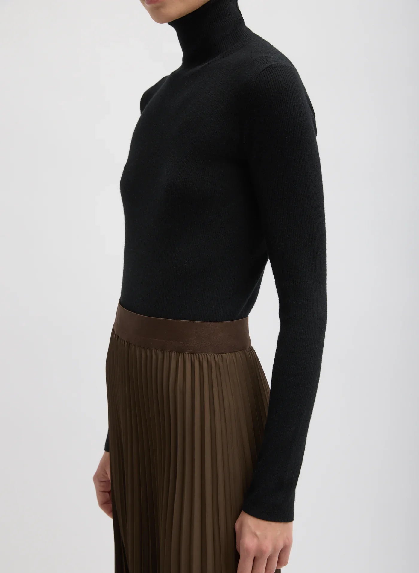 Tibi Feather Weight Ribbed Sweater Turtleneck Pullover - Black